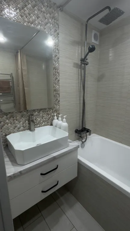 Уютная, современная квартира с новым ремонтом