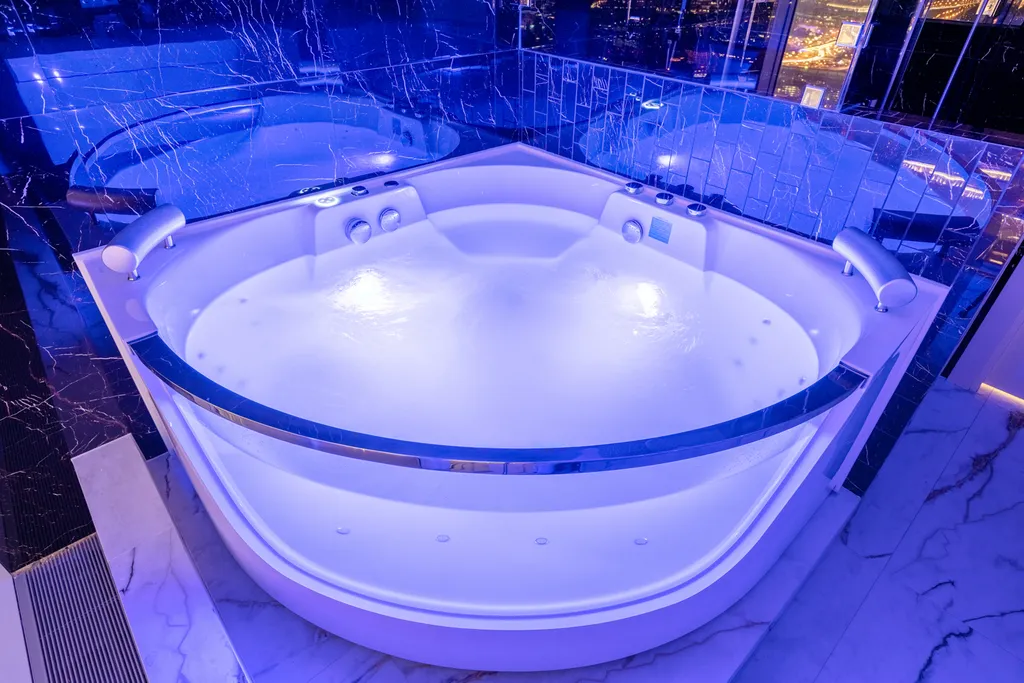 Lux Jacuzzi 58 floor