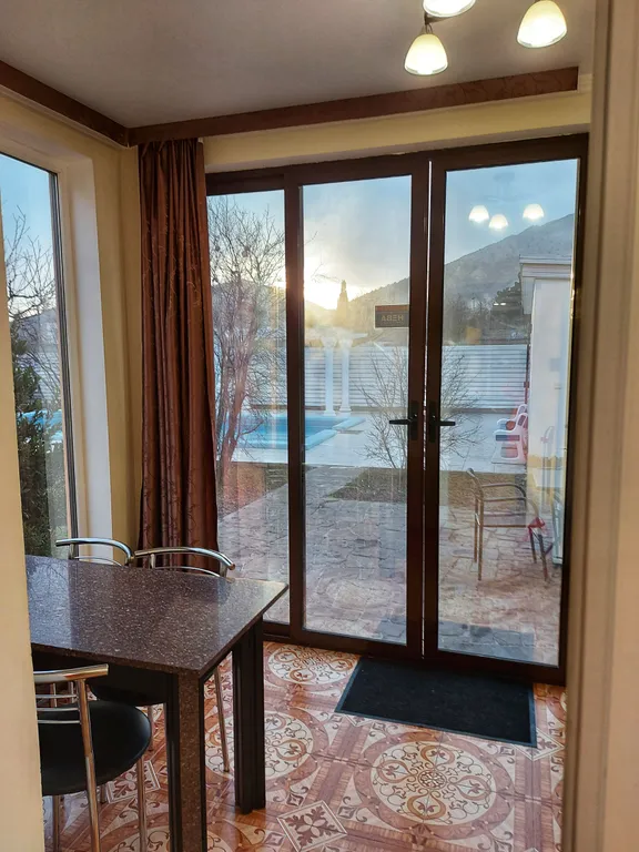 Коттедж Sunny с бассейном