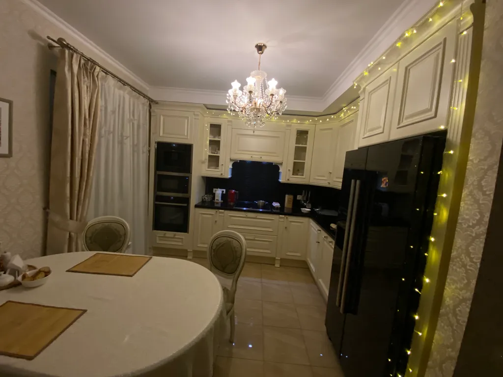 3-комнатная уютная квартира с биокамином и панорамными окнами