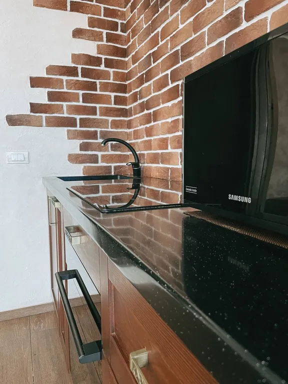 Студия с видом на лес