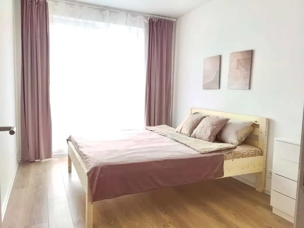 Просторная двухкомнатная квартира (Цыба и Росатом)