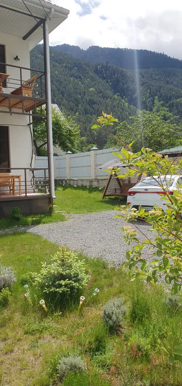 Апартаменты в центре с видом на горы