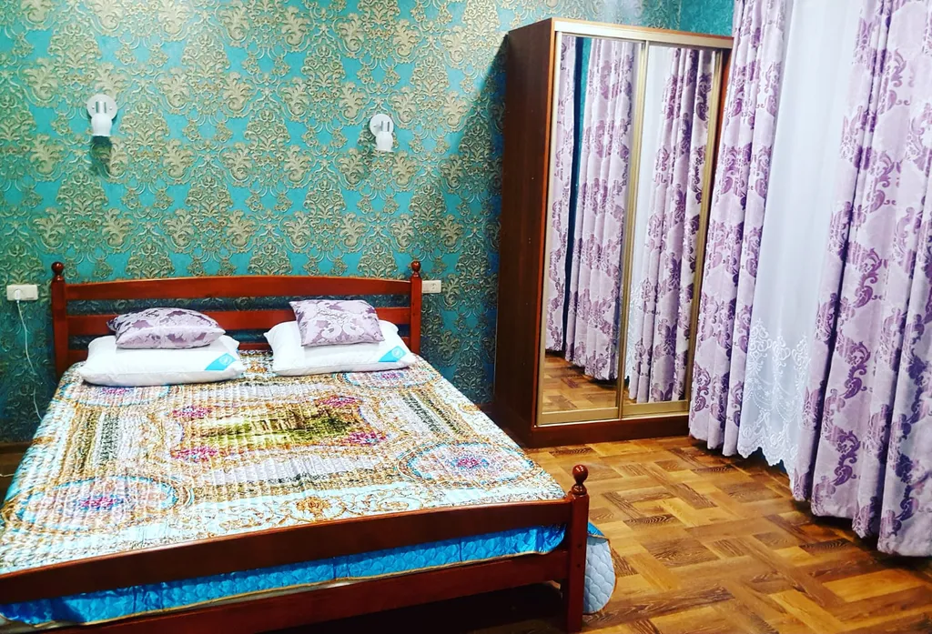 Квартира у Нарзанной галереи — аренда посуточно в Кисловодск