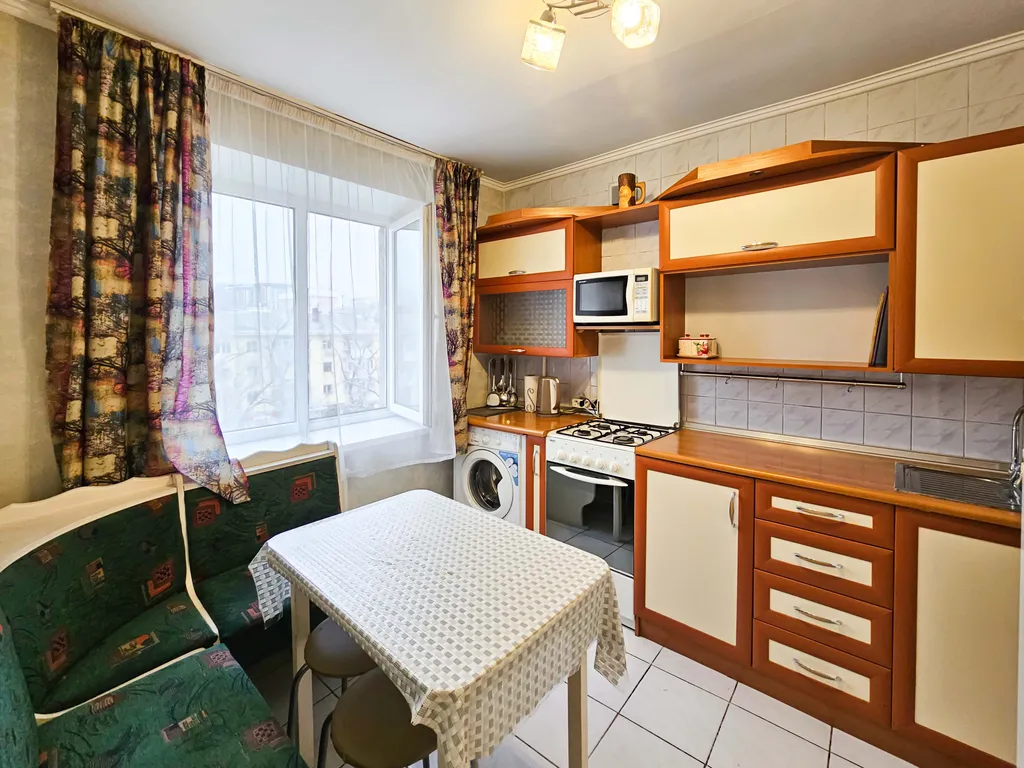 1 комнатная квартира с видом на горы в центре рядом с Арбатом