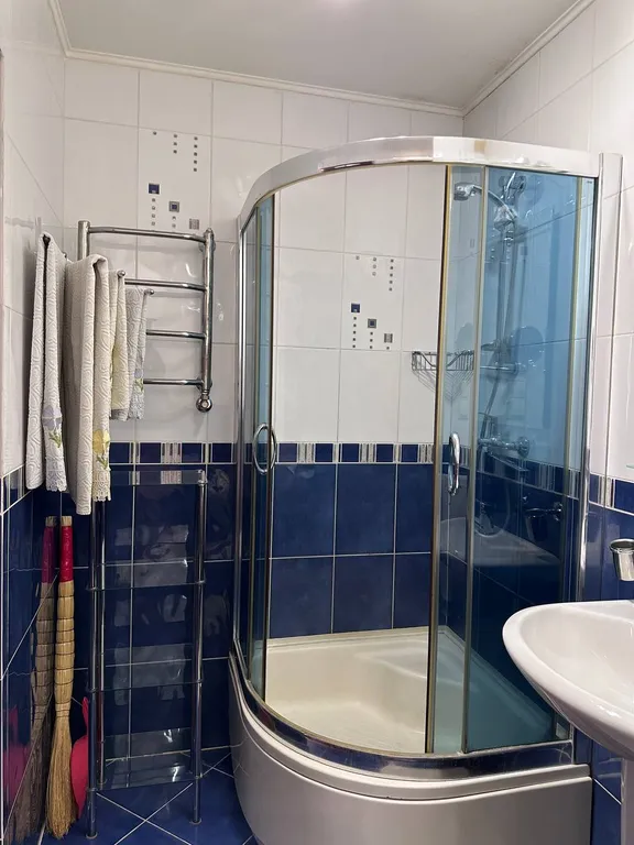 Двухкомнатная квартира с залом и видом на горы