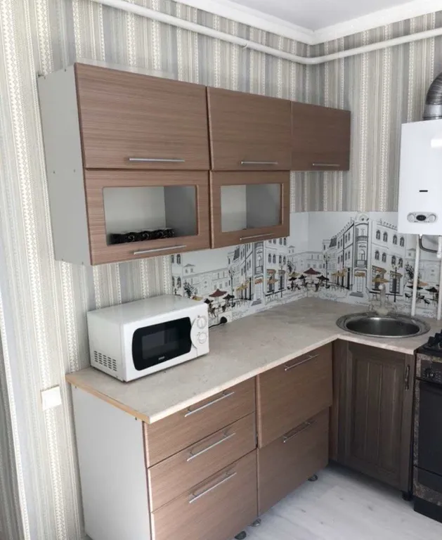 Уютная двухкомнатная квартира на Площади Строителей