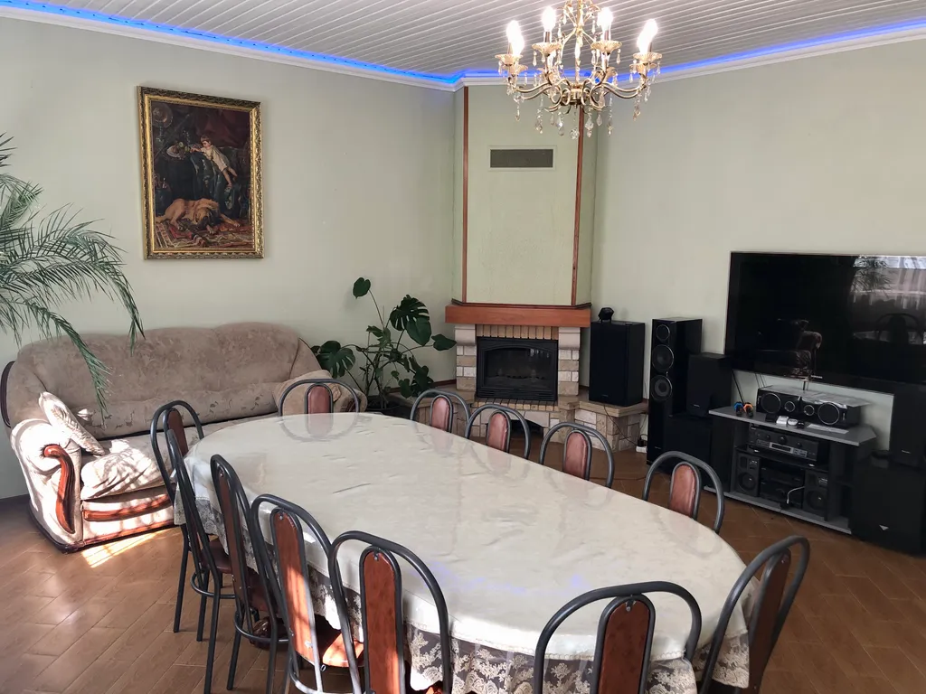 Дом с бассейном и сауной в 5 минутах на автомобиле до Коломенского Кремля