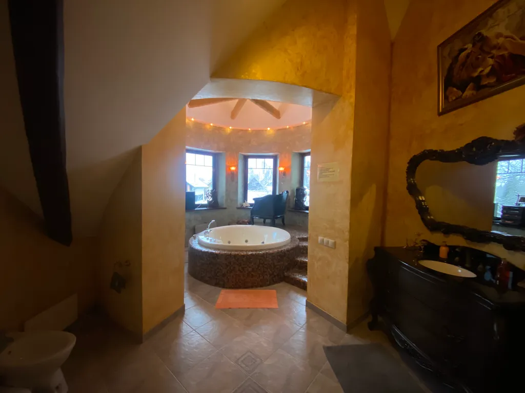 Коттедж с баней и джакузи рядом с горками