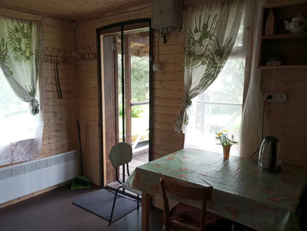 Домик у озера