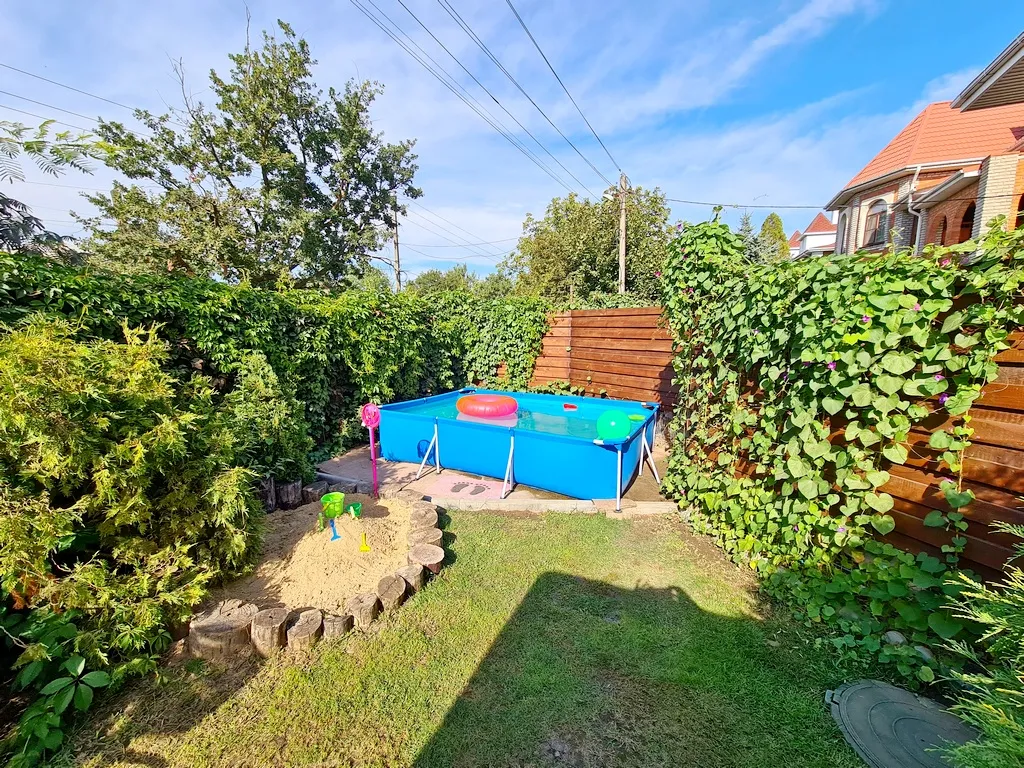 Коттедж у моря со своим двором до 11 человек, беседка, костровая чаша.