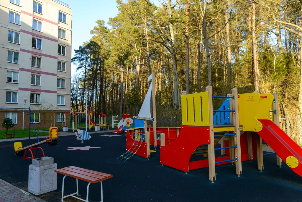 Счастливые семейные апартаменты у озера