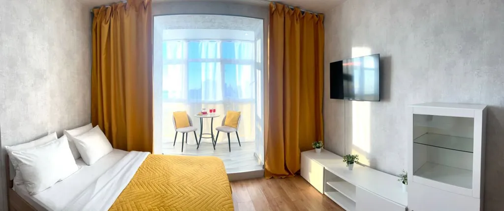 Солнечная студия Апельсин с красивым видом на Амур