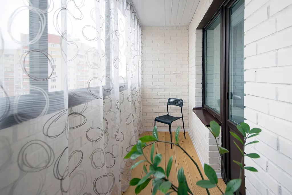 Евродвушка у Ледового дворца, стадиона Локомотив и вокзала