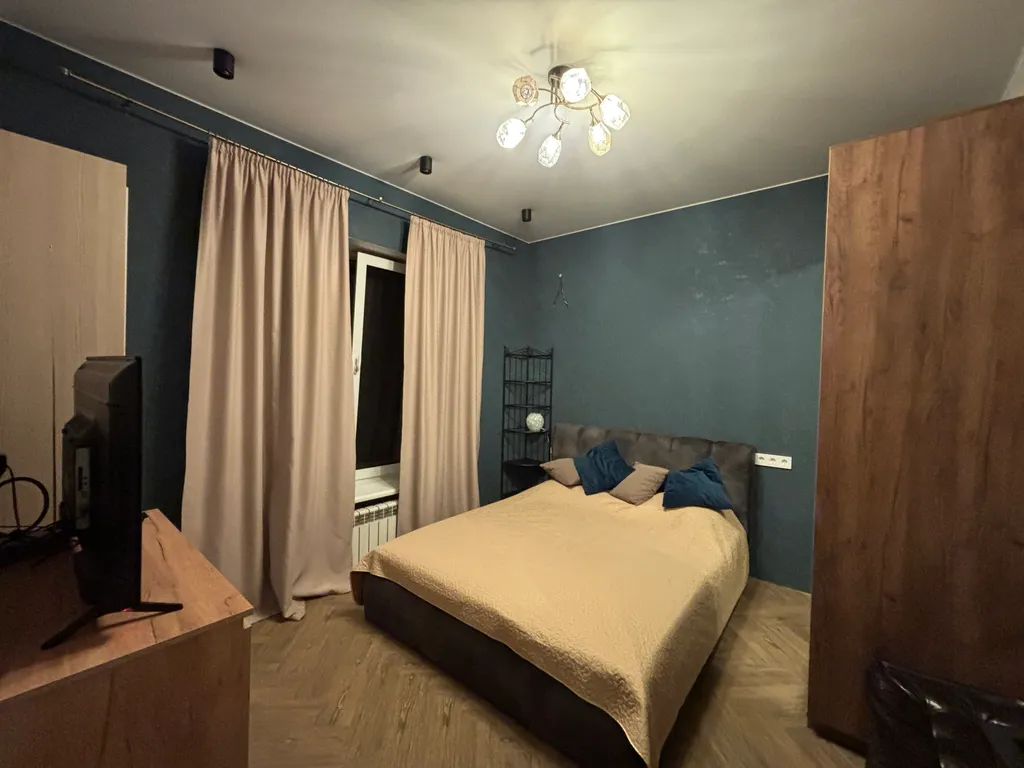 Живая ёлка! Новый дом с 4 спальнями, гостиная 80м