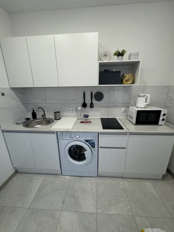 Уютная студия с видом на озеро