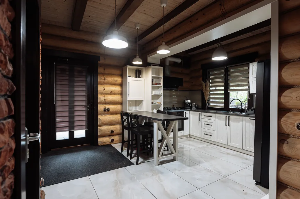 Шикарный дом из сруба с баней и бассейном