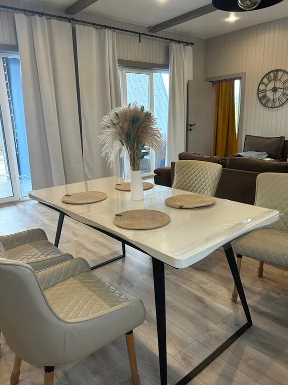 Дом у озера