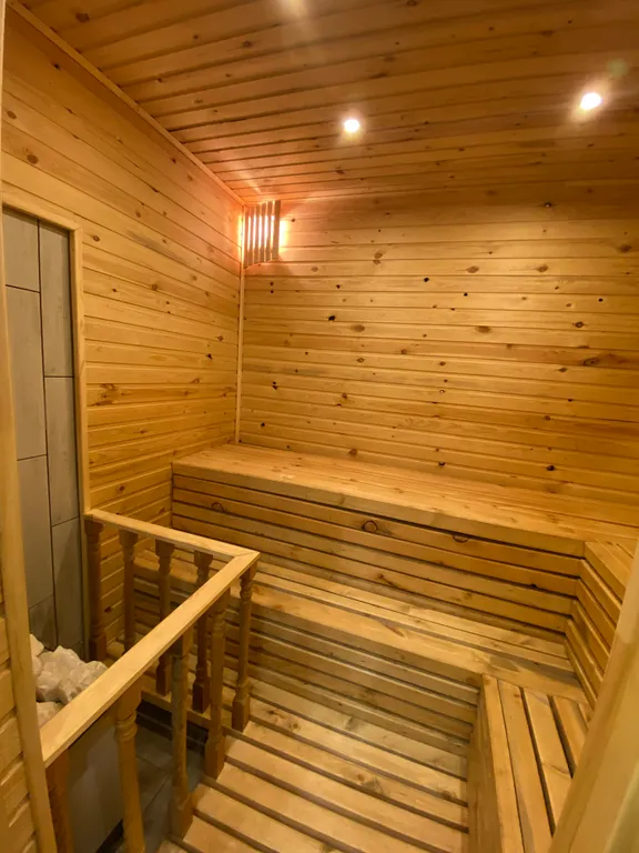 Комфортный коттедж с 4 спальнями и сауной на Мраткино