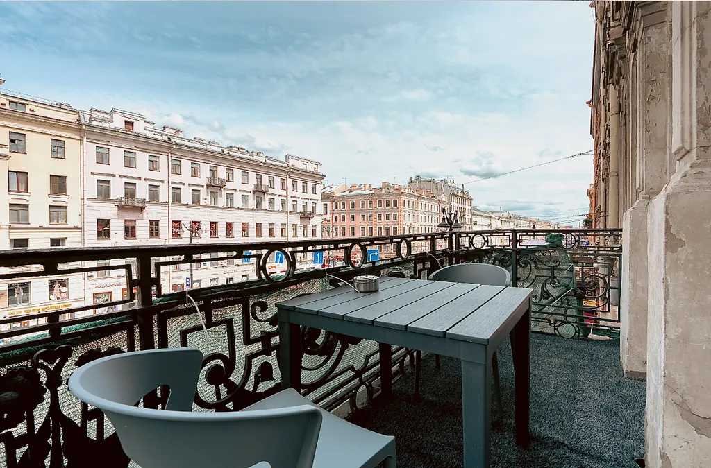 Апapтаменты с новым дизайнeрcким рeмонтом, пaнopамным видом на Невcкий