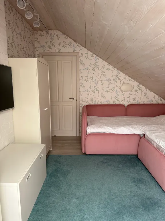 Двухуровневая квартира в частном доме