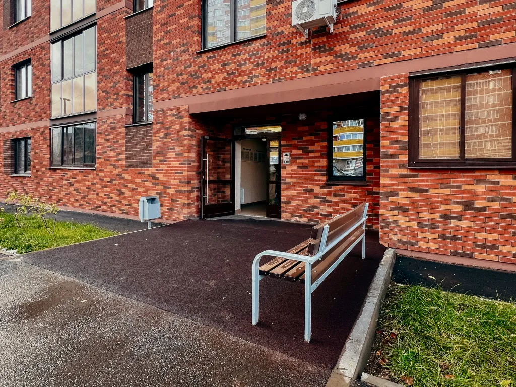 Милeйшaя студия с балконoм в центре гоpодa