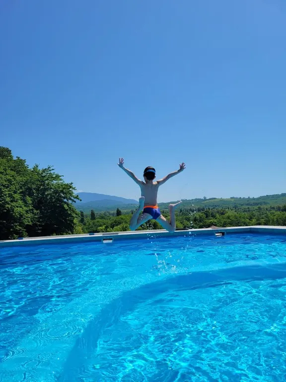 Коттедж Вилла леон — аренда посуточно в Гудаута