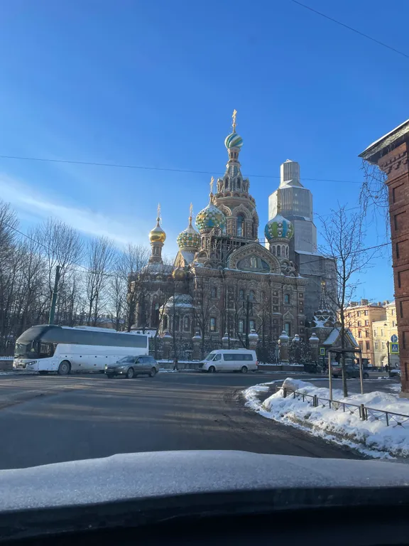 Синяя комната на мансарде