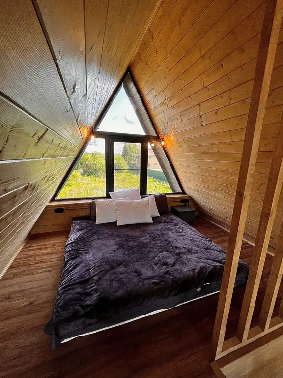 Домик у реки с банным чаном и сап-бордами