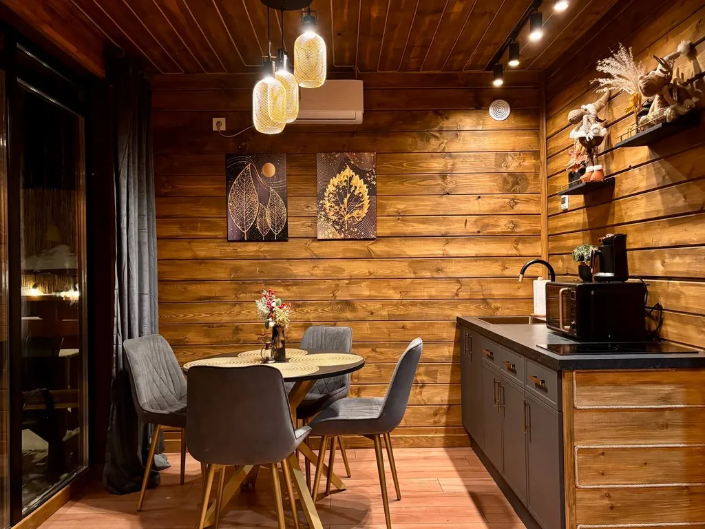 Серый домик