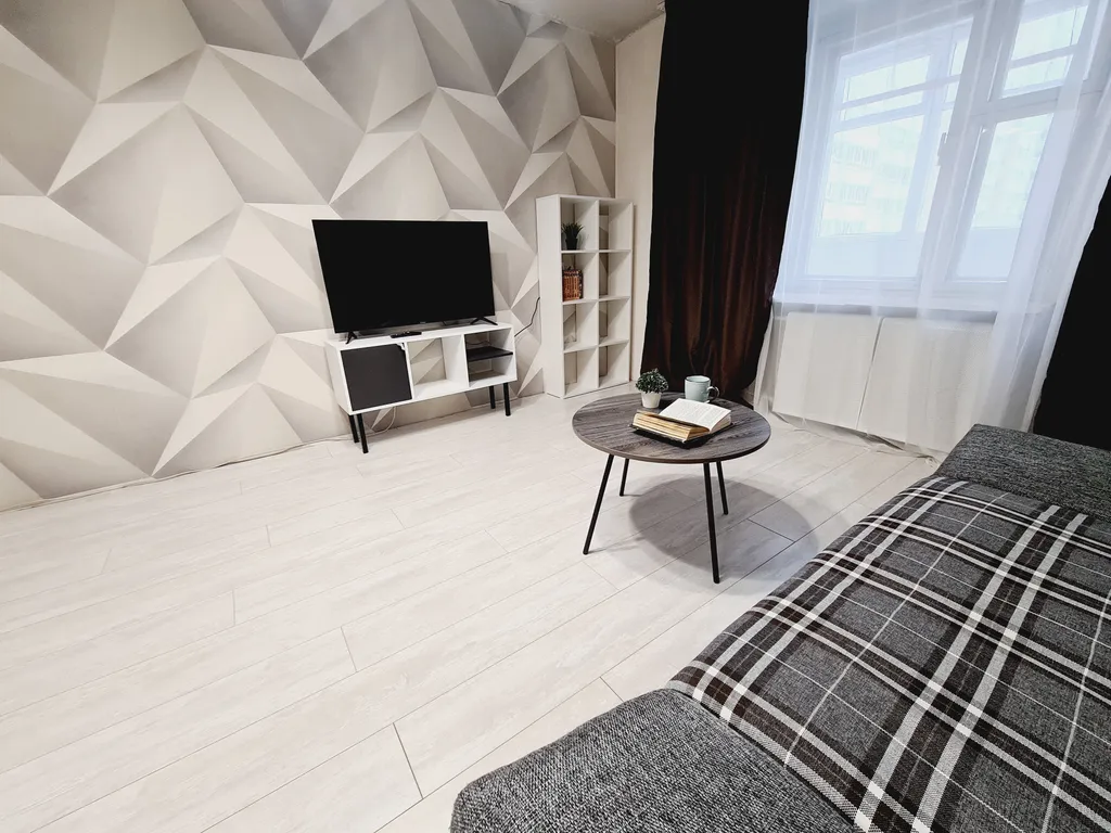 Со свежим ремонтом чистая однушка в центре