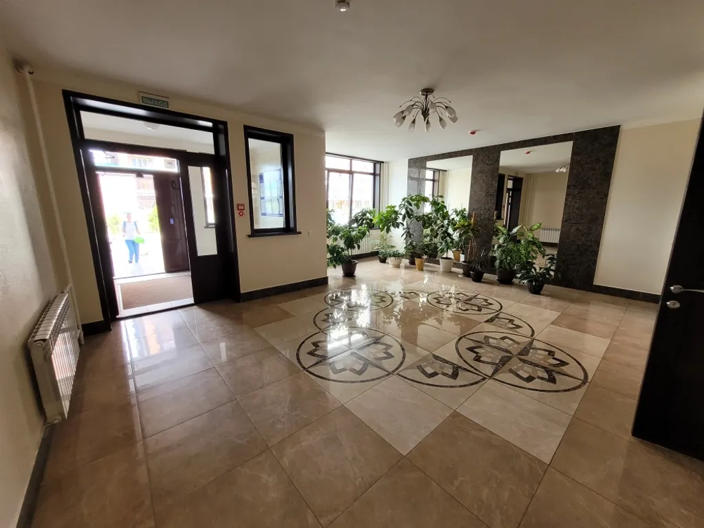 Студия в новом доме около кадетского училища