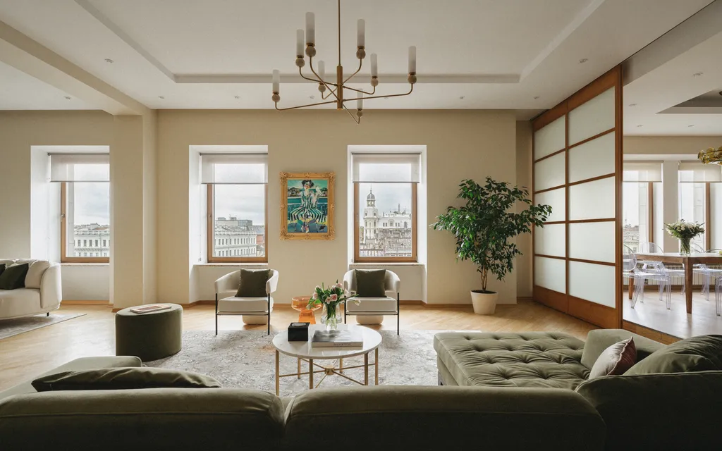 Галерея 300 м с панорамным видом на Фонтанку