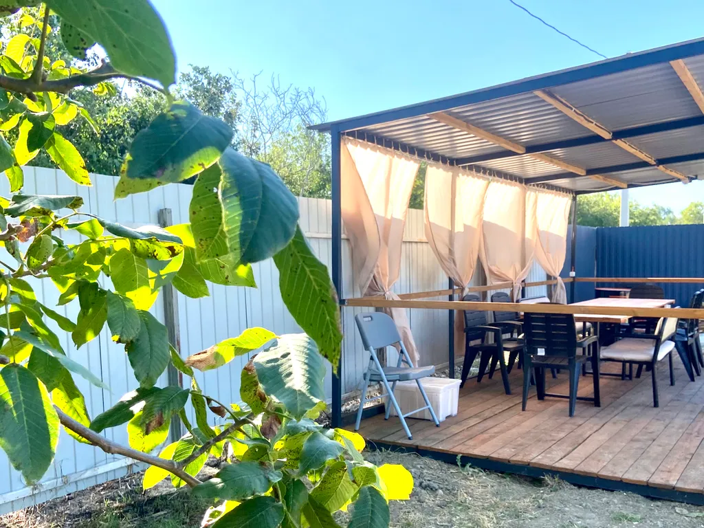 Стильный загородный дом с бассейном