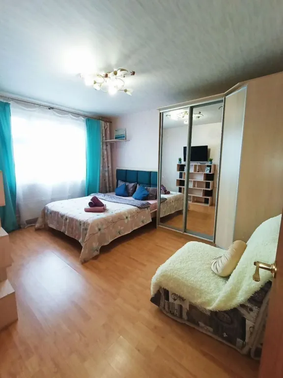 Большaя квартиpа с двумя балконами