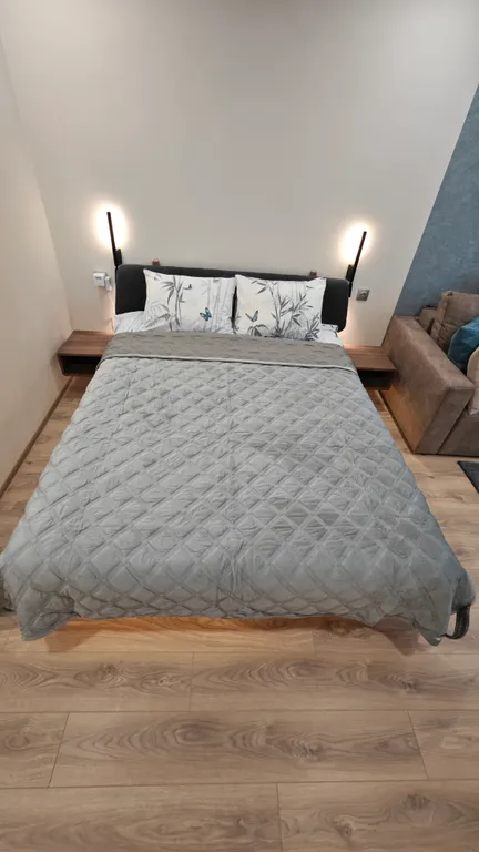 Современная однокомнатная квартира на набережной Двины