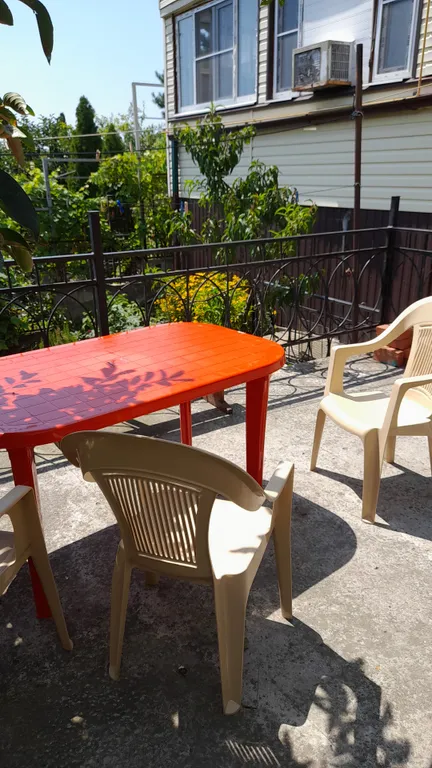 10 минут и вы у моря, уютная комната для вас, на 4 человек