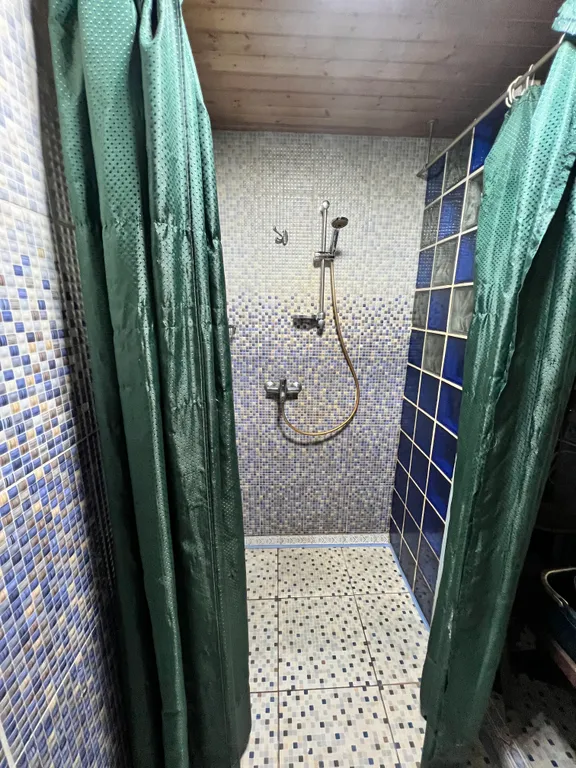 Домик охотника с баней на дровах