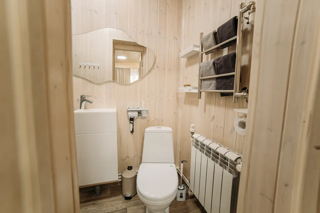 Студия на последнем этаже двухэтажного гостевого дома