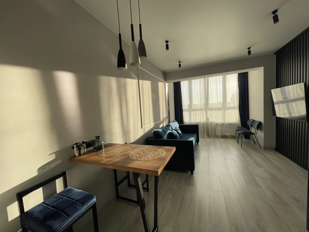 Роскошная квартира в центре мегаполиса с видом на собственный парк