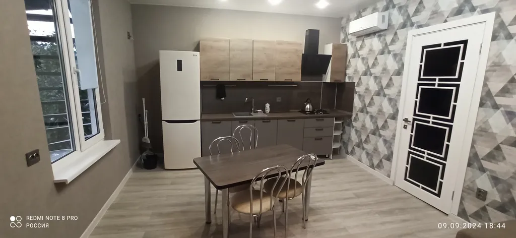 Домик на 4 человека две комнаты кухня гостиная и спальня