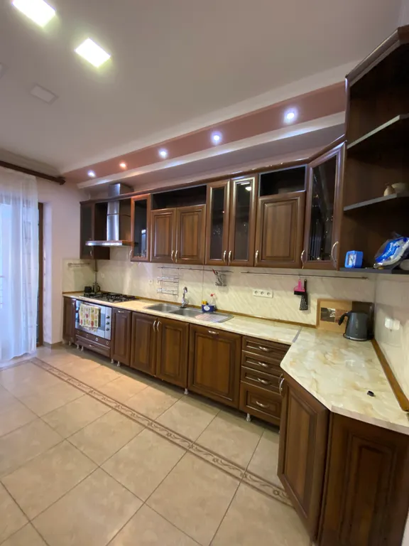 Большой дом с 5-ю спальнями