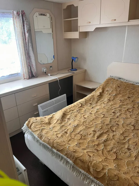 Комфортабельный дом на колесах Festival Super на берегу озера