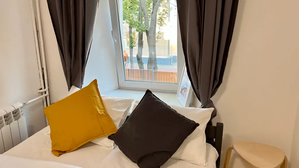 Уютная и светлая комната у Московского Кремля