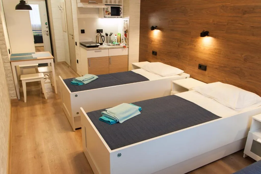 Трехместные апартаменты с кухней и видом на озеро