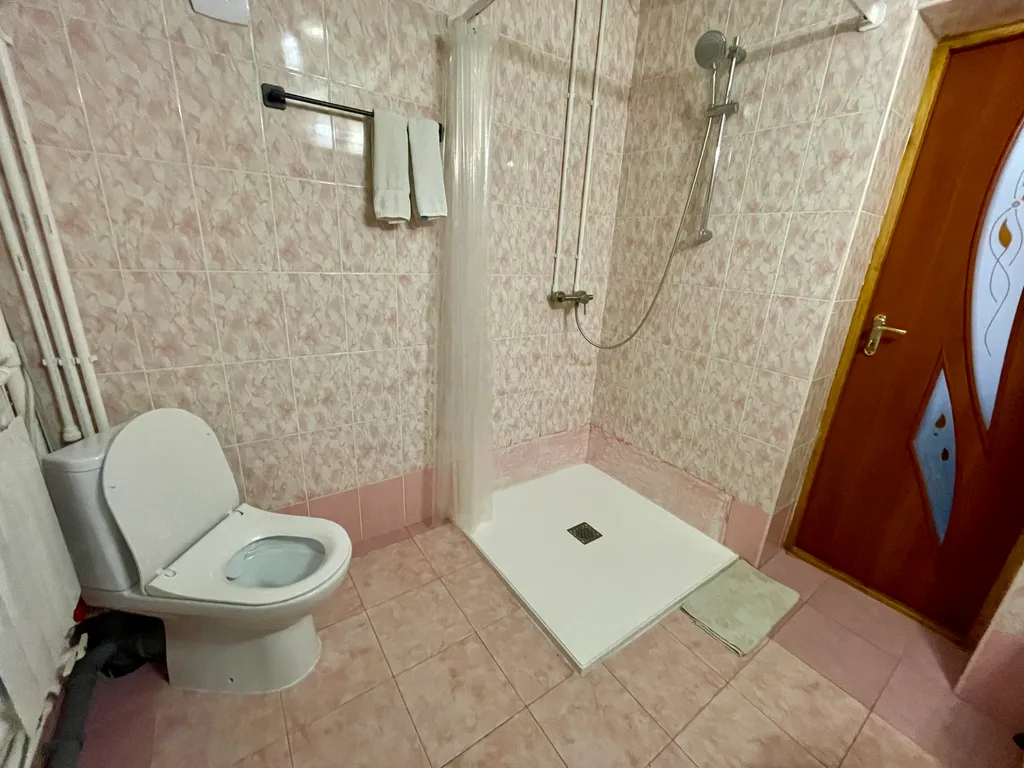 Просторный 4-х местный номер с двумя спальнями на 1-й линии