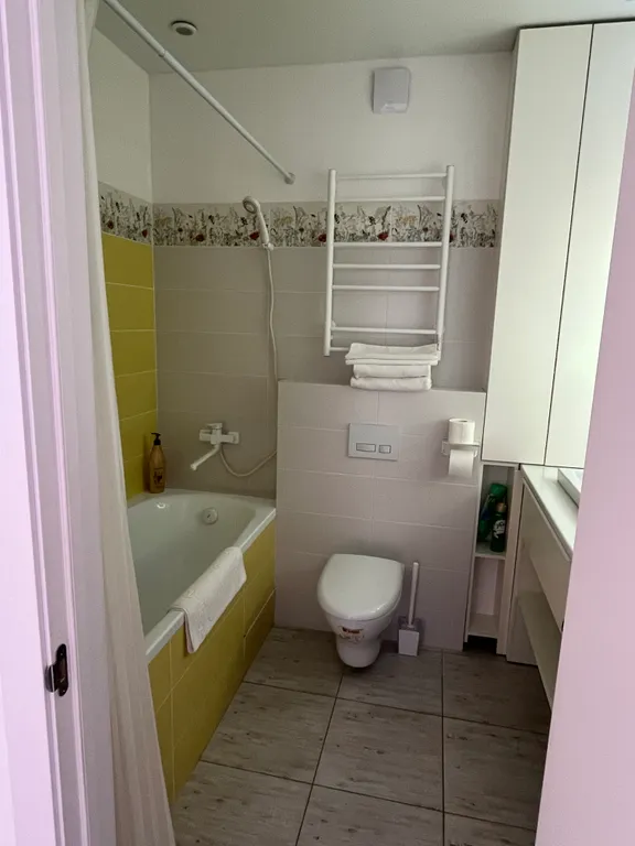 Новая стильная уютная квартира