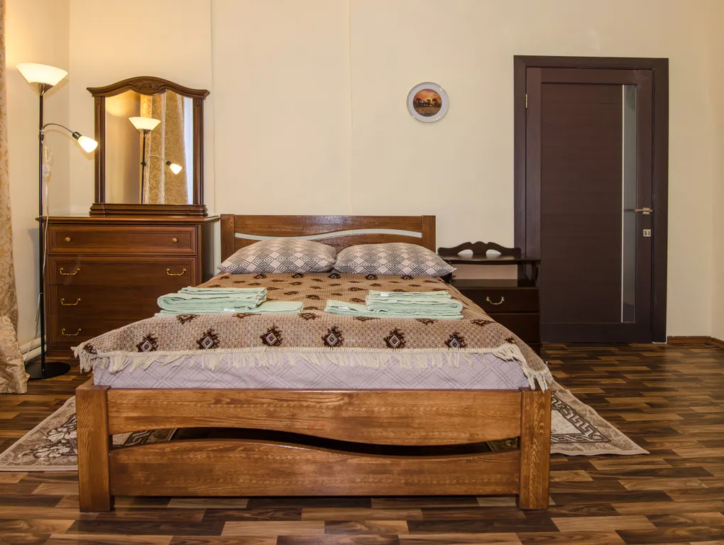 Дом в центре с отдельным двором