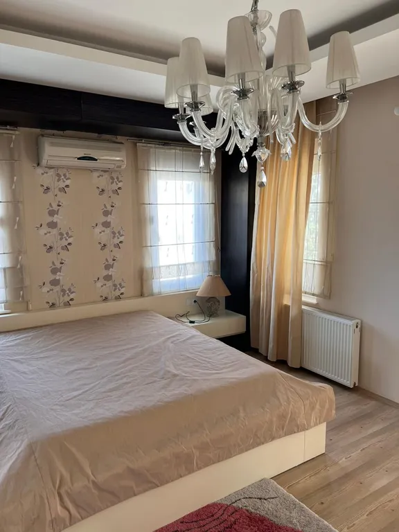 Шикарная вилла с садом и с бассейном в Кемере