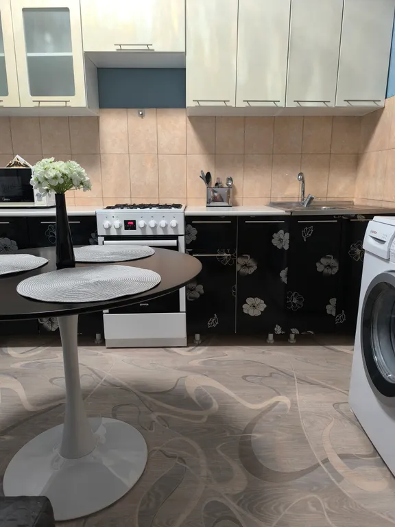 Квартира с балконом и видом на горы